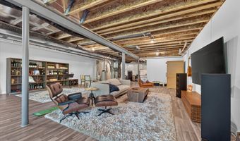 3062 N Spurway Dr, Ann Arbor, MI 48105