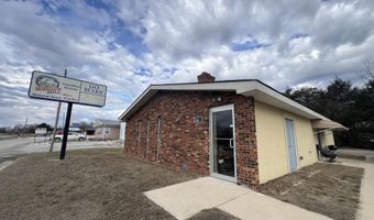 1306 Shull St, Ava, MO 65608