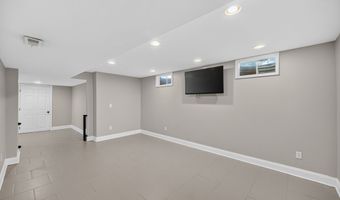 3706 SW Bluegrass Cir, Ankeny, IA 50023