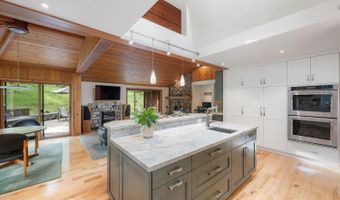 1355 White Oak Dr, Santa Rosa, CA 95409