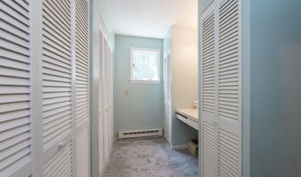 28 Woodland Dr, Amherst, NH 03031