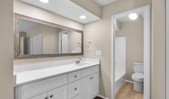 13 FARSTA Ct, Rockville, MD 20850