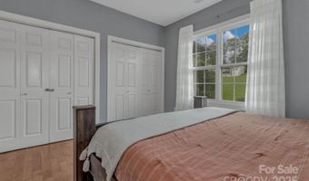 159 S Willow Brook Dr, Asheville, NC 28806