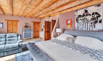 42 Hondo Seco Rd, Arroyo Hondo, NM 87513