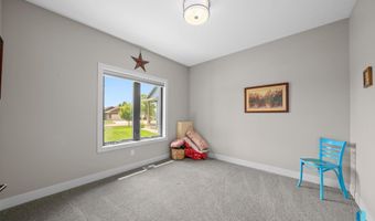 2820 E Daybreak Cir, Brandon, SD 57005