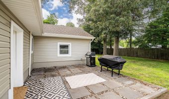609 Main St, Bayville, NJ 08721