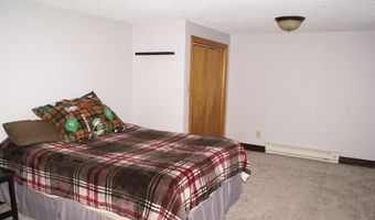 102 Linda Ln, Aberdeen, SD 57401