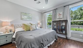 802 Old Spanish Trl, Bay St. Louis, MS 39520