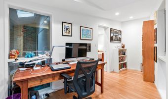 8004 PARK OVERLOOK Dr, Bethesda, MD 20817