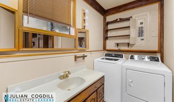 9267 Red Creek Rd, Casper, WY 82604