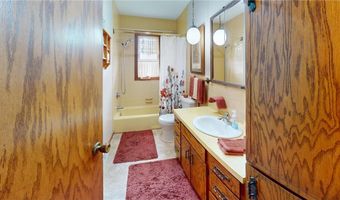 23096 Bluegrass Rd, Albert Lea, MN 56007