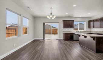 214 Red Oak Dr, Fernley, NV 89408