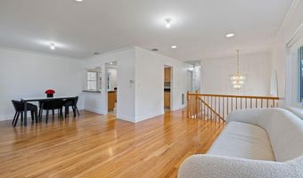 16 Edgebrook Ln, Airmont, NY 10952