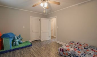 502 Hutchinson Ave, Adel, GA 31620
