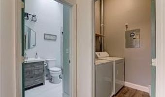 66 Girard Ave 423, Newport, RI 02840