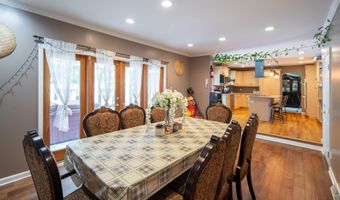 51 Aspen Cir, Albany, NY 12208