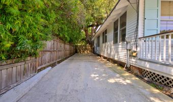 241 Washington St, Bay St. Louis, MS 39520