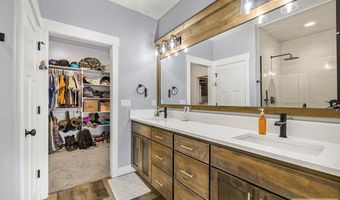 928 N Greenwillow Ln, Ammon, ID 83401