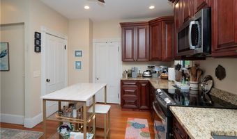 17 Lincoln St, Newport, RI 02840