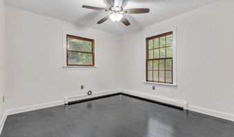 19 Center St, Barnegat, NJ 08005