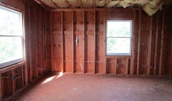 330 Narrow Shore Rd, Aydlett, NC 27916