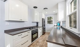 1039 Glamorgan St, Alliance, OH 44601