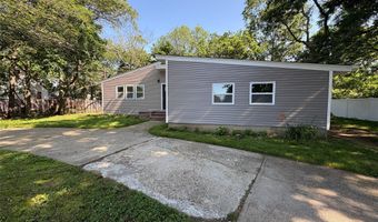 9 Holt St, Amityville, NY 11701