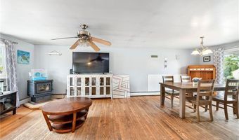 47 Allston Ave, Middletown, RI 02842