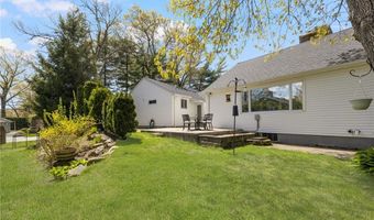 120 Bretton Woods Dr, Cranston, RI 02920