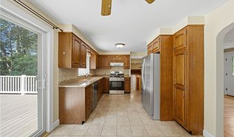 33 Shirley Dr, Cumberland, RI 02864