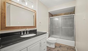 196 Old River Rd 5F, Lincoln, RI 02865