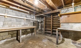 218 Breezy Hill Rd, Barton, VT 05822