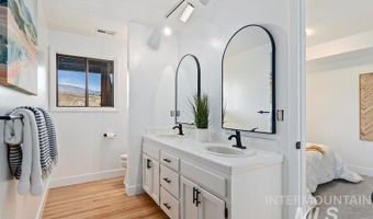889 E Chardie Rd, Boise, ID 83702