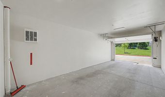 1427 34th Ave SW 213, Altoona, IA 50009