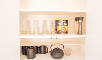 1037 16TH St S, Arlington, VA 22202