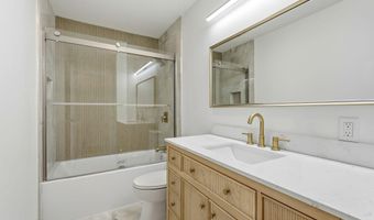 60 Woodland Rd, Bayville, NJ 08721