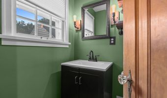 1521 S MEMORIAL Dr, Appleton, WI 54915