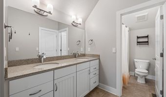 435 Dunwoody Dr, Aurora, OH 44202