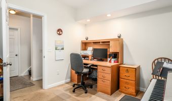 38 Greenridge Dr, Brookfield, CT 06804