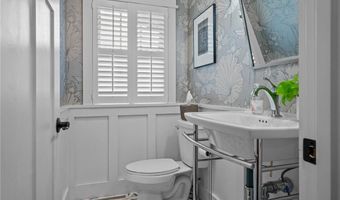 7 Lee Rd, Barrington, RI 02806