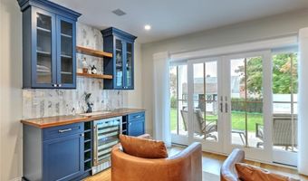11 Shields St, Newport, RI 02840