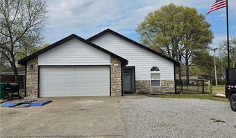 520 E 2nd St, Adrian, MO 64720