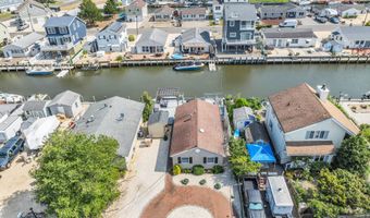215 Pine Dr, Bayville, NJ 08721
