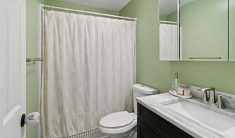 213 10th Ave SW, Altoona, IA 50009