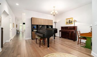 3306 Sunton Rd, Ann Arbor, MI 48105