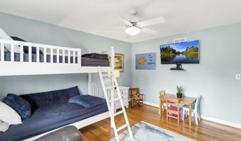 1415 W Hawthorne St, Arlington Heights, IL 60005