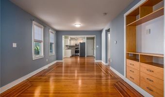 467 Maple Avenue Ave, Barrington, RI 02806