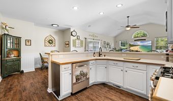 28 Hannah Lee Rd, Barnegat, NJ 08005