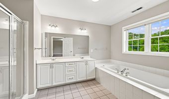 63 Meadow Brook Rd, Brookfield, CT 06804
