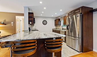 5 Little Village Ln, Belgrade, ME 04917